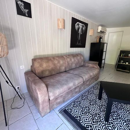 Lovina Chambre De Charme Avec Jaccuzi Velaux Exteriör bild