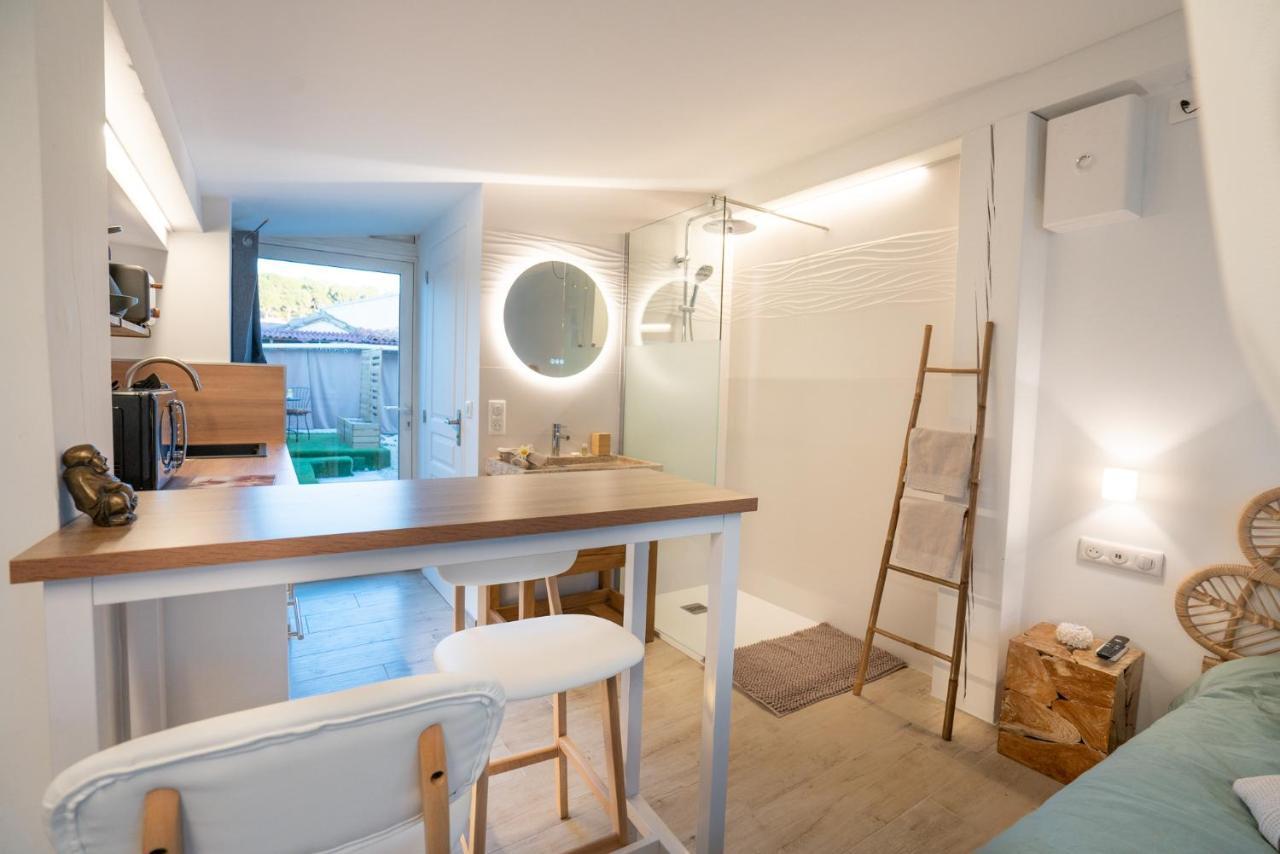 Lovina Chambre De Charme Avec Jaccuzi Velaux Exteriör bild