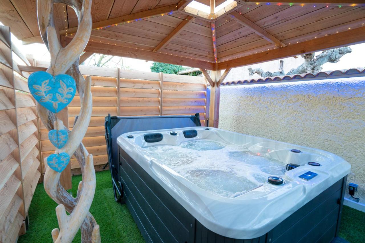 Lovina Chambre De Charme Avec Jaccuzi Velaux Exteriör bild