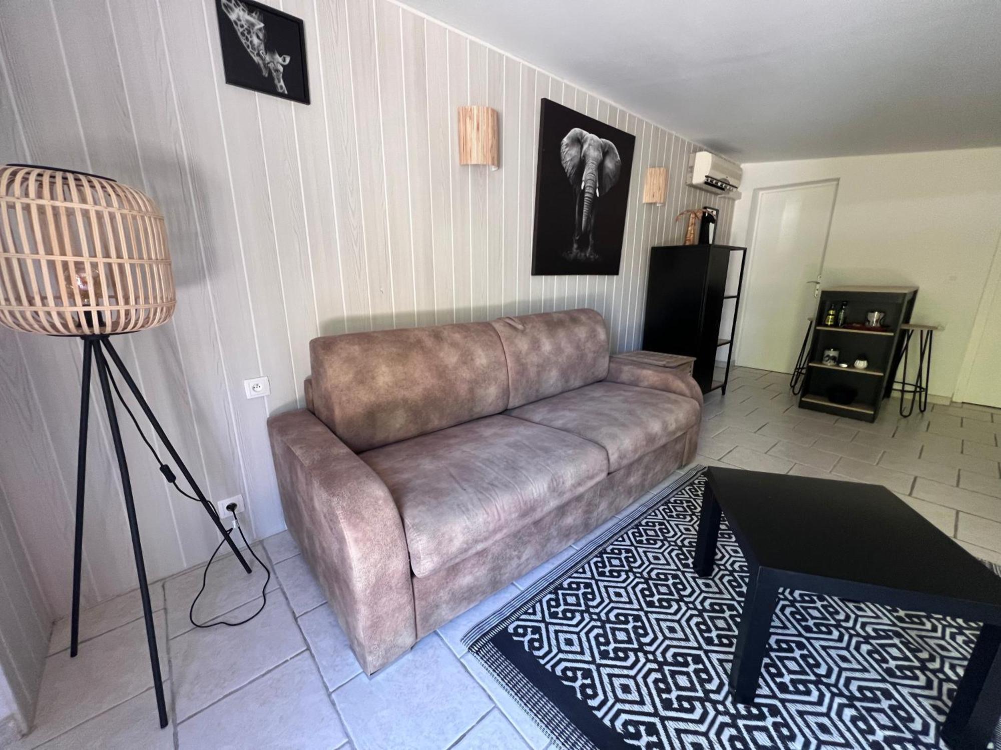 Lovina Chambre De Charme Avec Jaccuzi Velaux Exteriör bild